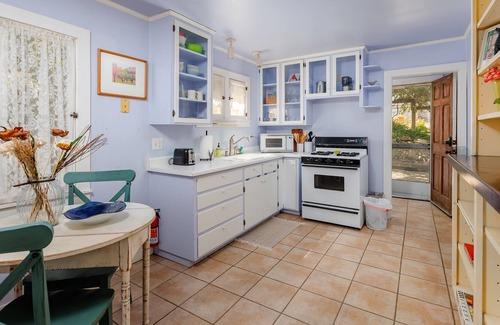 Paso Robles Cottage | The Cottage Guest House | Cottage in Paso Robles near wineries