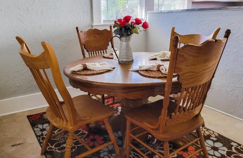 Eastman House | The Cottage on 5th