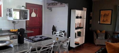 Uvongo Apartment | The Cottage on West