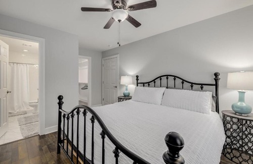 Rogers House | The Country Cottage - Half Mile from Railyard Bike Park