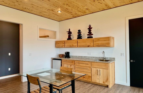 Port Orford Condo | The Cove at Port Orford: Steelhead Suite