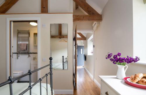 Kenilworth House | The Cow Shed, Kenilworth, Sleeps 2