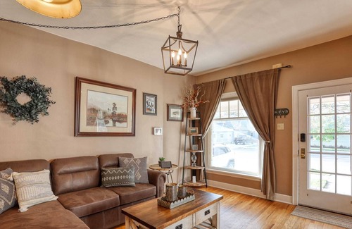 Sheridan House | The Cowboy Retreat, Sleeps 13! Pets Welcome!