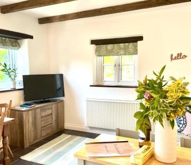 Brazzacott House | The Cowshed - Cottage in Cornwall