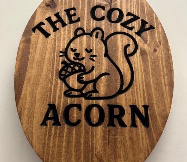 Cascade House | The Cozy Acorn Cascade Lake Retreat