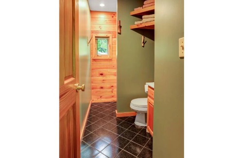 North Creek Cabin | The Cozy Cabin on North Creek