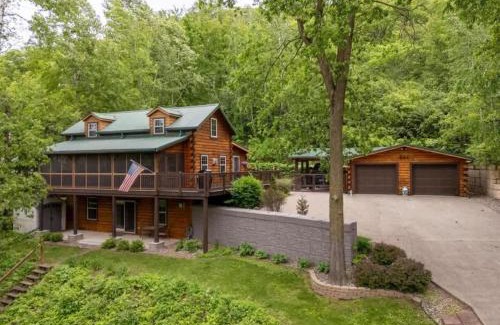 Wabasha House | The Cozy Family Wabasha Cabin