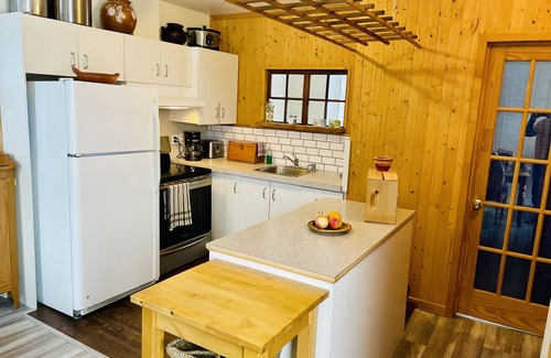 L'Anse-Saint-Jean Apartment | The cozy fjord view spot for families