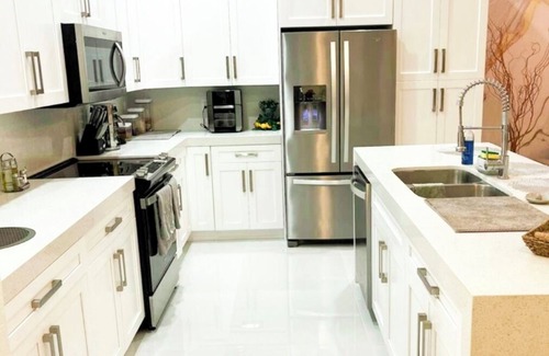 Homestead House | The Cozy Palm House