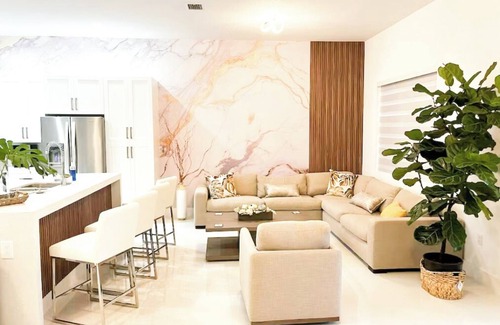 Homestead House | The Cozy Palm House