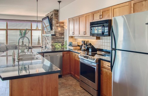 Big White Ski Resort House | The Crescent by Okanagan Premier