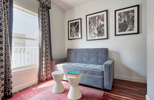 Beverly Hills Condo | The Crescent Hotel Beverly Hills, Sonder by Marriott Bonvoy