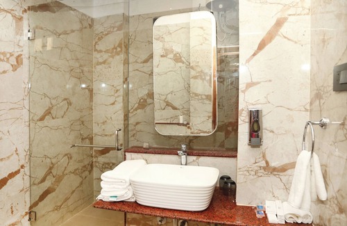 Shavri Colony Hotel | The Crescent