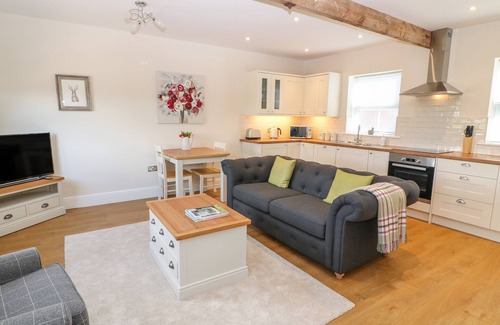 Ashbourne Cottage | THE CROFT, pet friendly, with a garden in Hollington, Derbyshire