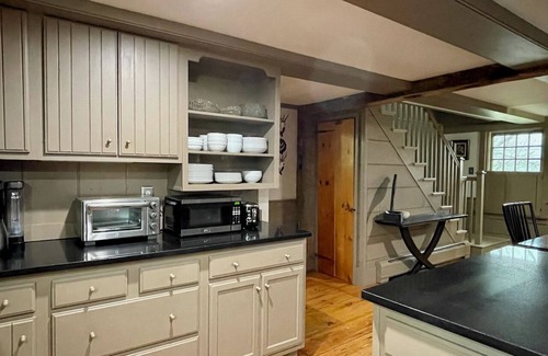 Fly Creek House | The Crow and Stone- Curated Country Escape