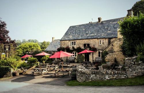 Frampton Mansell Hotel | The Crown Inn