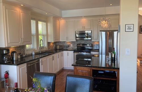 Trinity House | The Crows Nest - Top Guest Rated Luxury Vacation Home in the Heart of Trinity!