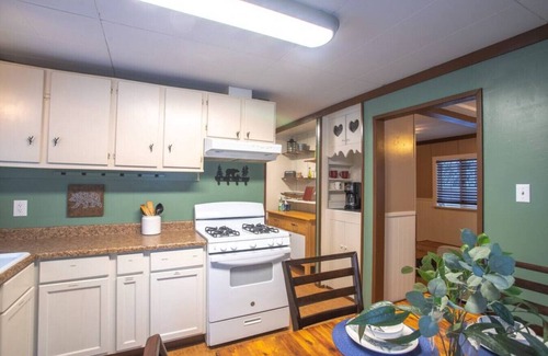 North Pole House | The Cub Cottage in North Pole AK