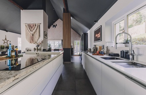 Teignmouth Ski Chalet | The Curlews - Waterside, boutique home with 10 person spa