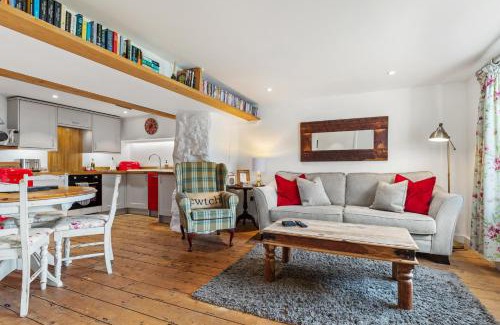 Penally Apartment | The Cwtch Apartment - Sea Views Walk to Beach