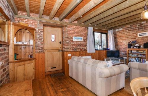 Fakenham House | The Dairy Barn