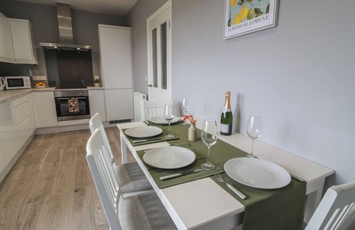 Airdrie Cottage | THE DAIRY, family friendly, luxury holiday cottage in Caldercruix