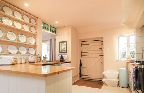 Summercourt Cottage | THE DAIRY, pet friendly, character holiday cottage in Summercourt