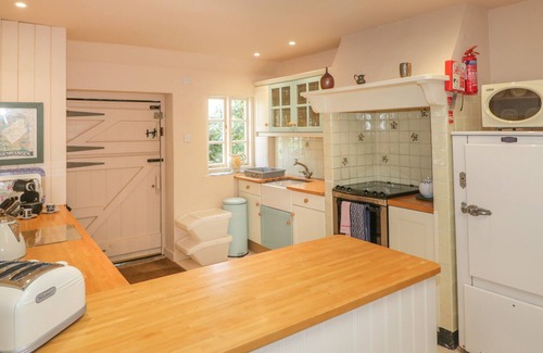 Summercourt Cottage | THE DAIRY, pet friendly, character holiday cottage in Summercourt