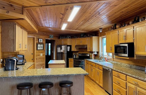 Rapid City House | The Dakota Hogan Amazing views and close to Lake Pactola!