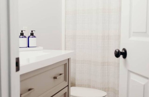 Byrdstown Bed & Breakfast | The Dale Hollow Room, Lakeside Inn at Dale Hollow