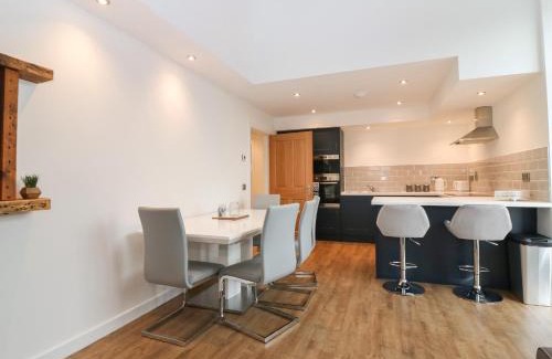 Keith Apartment | The Dance Hall at The Institute Executive Apartments