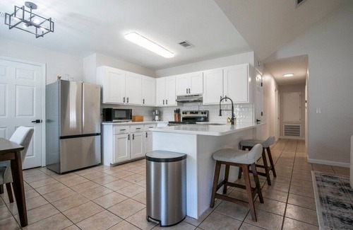 Oxford House | The David, Discounted rate for S. Carolina game!