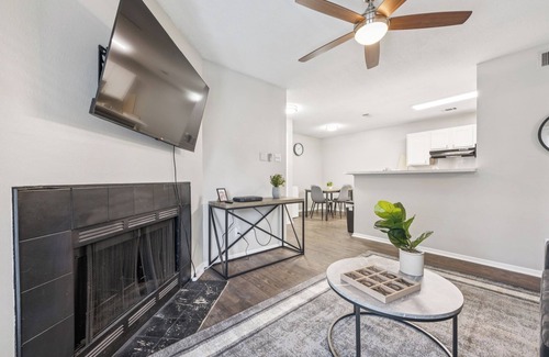 Huntsville Apartment | The Davis 817 I Spacious and Comfy 1 Bed 1 Bath