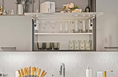 Shawmut Apartment | The Dazzling Two-Bedroom, Two-Bath Suite in Boston!