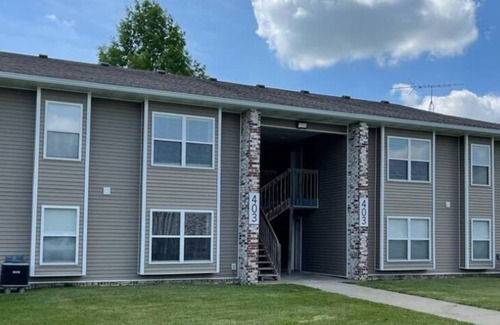 Hamilton Apartment | The Deannie - Entire 2 Bedroom Apt in Quilt Town, USA