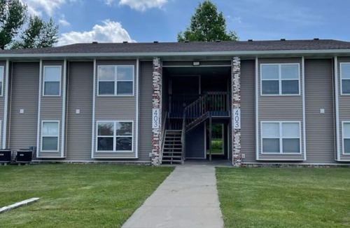 Hamilton Apartment | The Deannie - Entire 2 Bedroom Apt in Quilt Town, USA