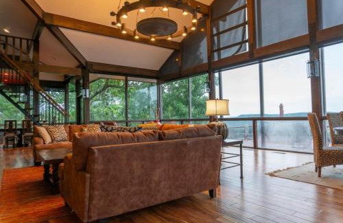 Eureka Springs House | The Deck House Retreat
