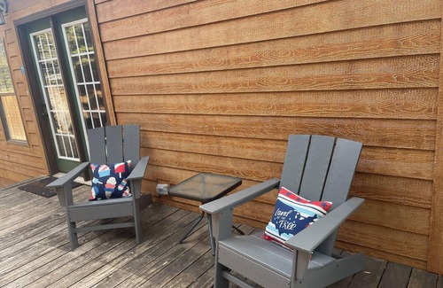 Cross Mountain House | The Den - Family friendly, Close to Fiesta Texas