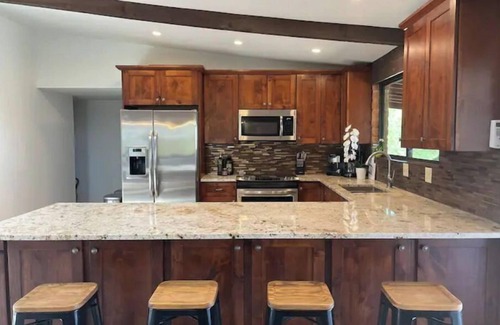 Tucson House | The Desert Vista Adobe with breathtaking views, pool & hot tub!