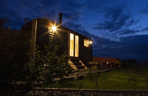 Ty Croes Cabin | The Dilly: Luxury, romantic shepherd's hut for two on Anglesey