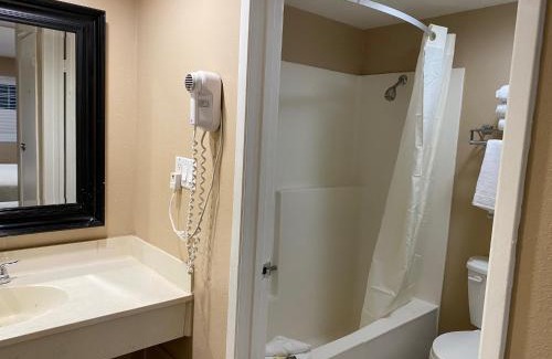 Southwest Anaheim Hotel | The Dixie Orange County