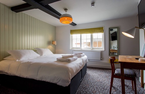 Newbury Hotel | The Dolphin