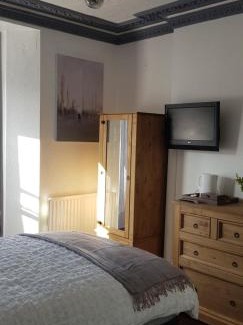 Pembroke Dock Hotel | The Dolphin Hotel & Restaurant