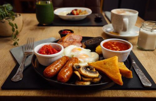 Pembroke Dock Hotel | The Dolphin Hotel & Restaurant