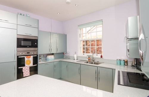 Shaldon Cottage | THE DOLPHINS, pet friendly, luxury holiday cottage in Shaldon