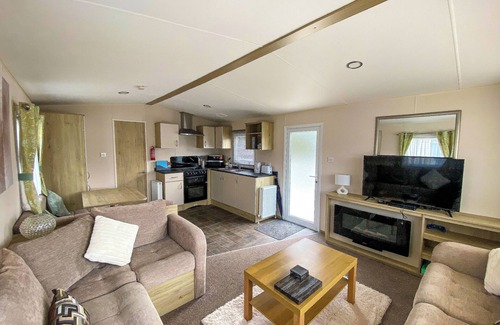 Ringwood Cabin | The Dorset Coast - A Home Away From Home