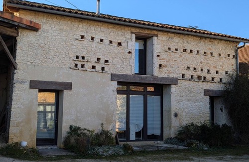 Rivieres Cottage | The Dovecote: Authentic Charm with WIFI and Pets Allowed