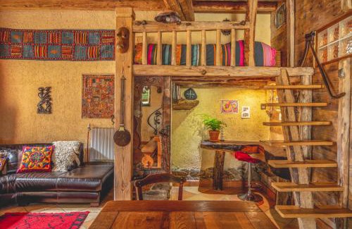 Ascou House | The Dragon Barn - Studio