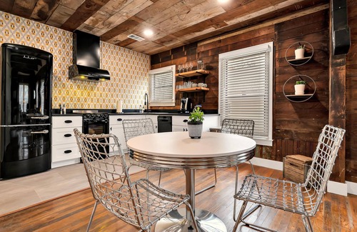 Waco Cottage | The Duet 1 BR- Just Steps from Baylor University and Minutes from The Silos