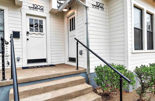 Waco Cottage | The Duet 1 BR- Just Steps from Baylor University and Minutes from The Silos